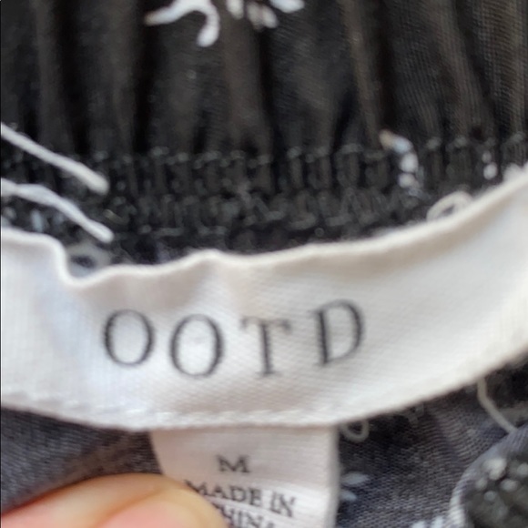 OOTD black and white flowered strapless jumpsuit - Picture 6 of 8